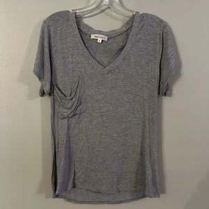 ⭐️ Buddy Basics V-neck T-shirt ⭐️